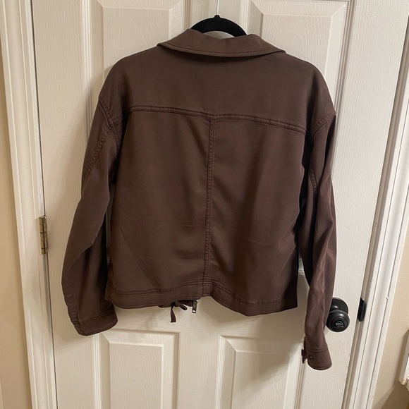 Evereve Bobbie Zip Utility Jacket in Raisin - Picture 8 of 8